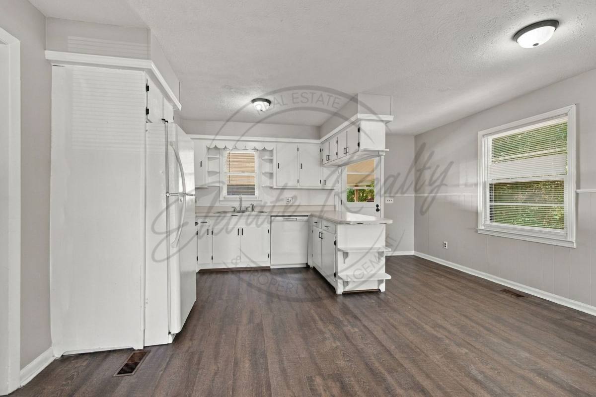 126 E 17th St, Cookeville, TN 38501 - House for Rent - Image 6