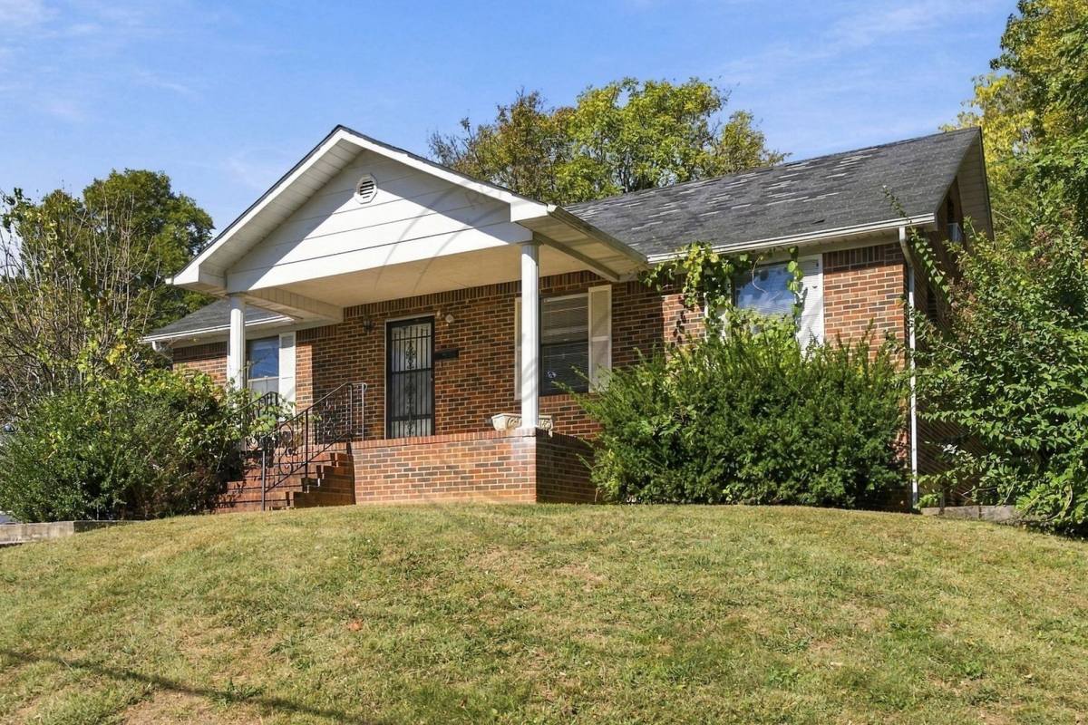 126 E 17th St, Cookeville, TN 38501 - House for Rent - Image 2