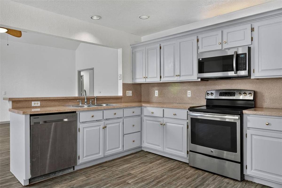 1608 Redtail Hawk, Edmond, OK 73003 - House for Rent - Image 8