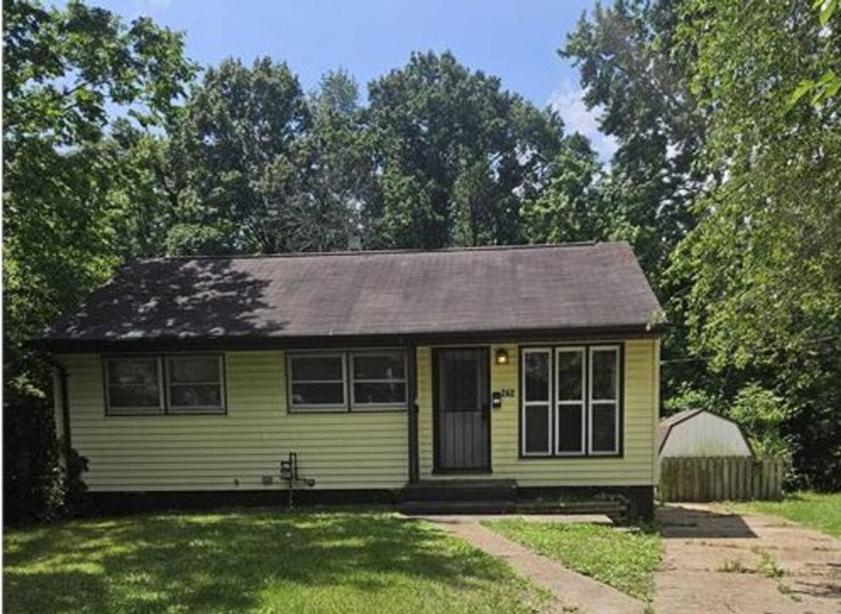 262 Estridge Rd, St. Louis, MO 63137 - House for Rent - Image 8