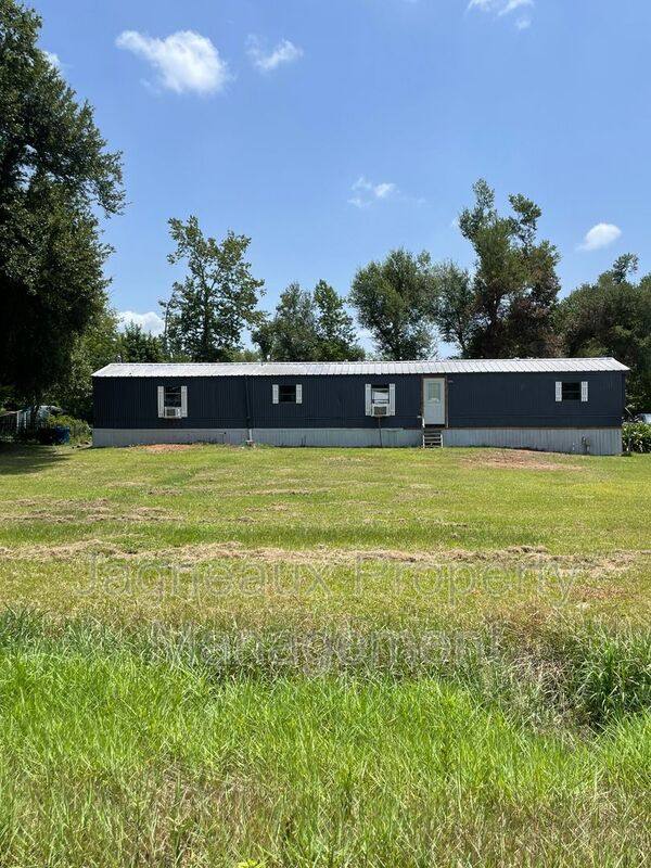 House for rent at 6372 E Myles Lane, Sulphur, LA 70665