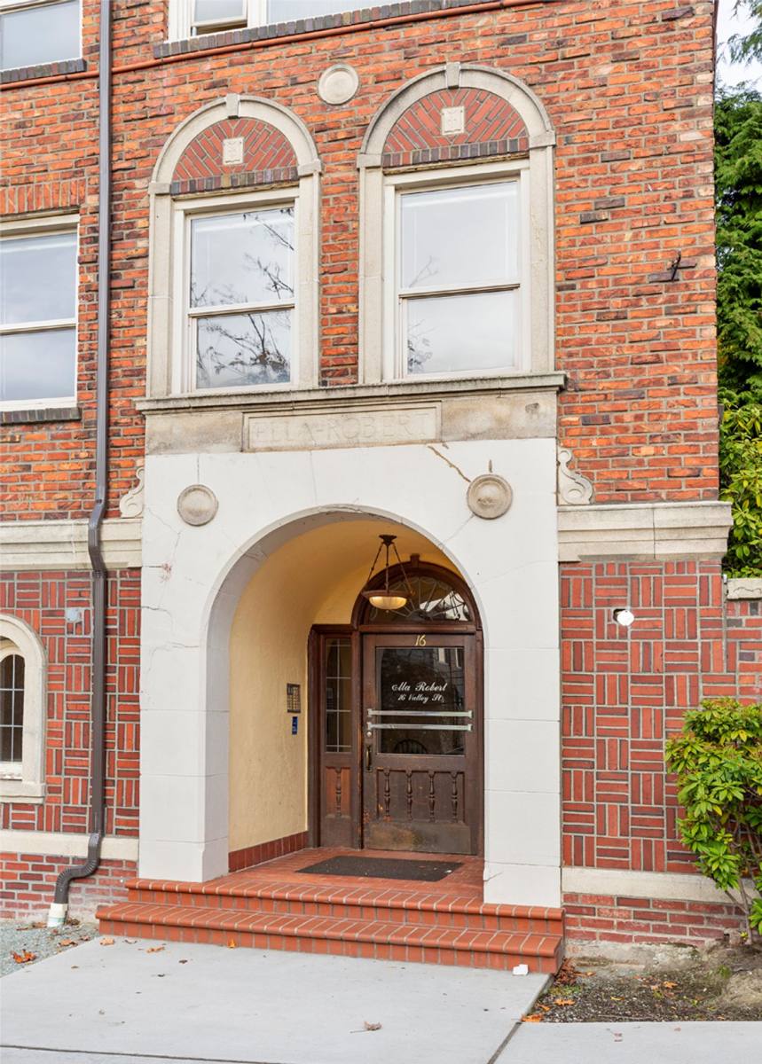 16 Valley St, Seattle, WA 98108 - Apartment for Rent - Image 2