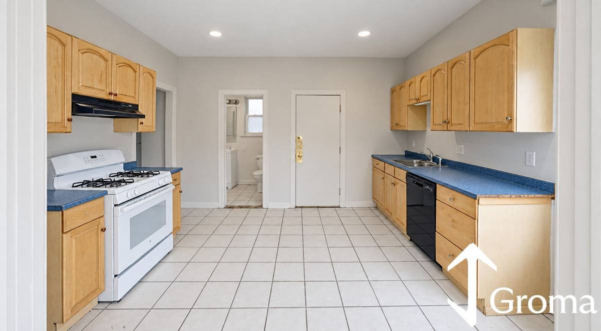 94 Calumet St #2, Roxbury Crossing, MA 02120 - House for Rent - Image 2