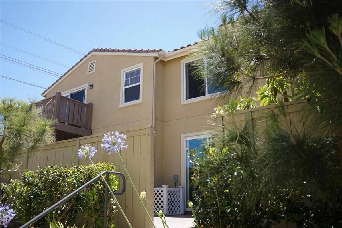 1357 Caminito Veranza #1, Chula Vista, CA 91915 - Townhouse for Rent - Image 3