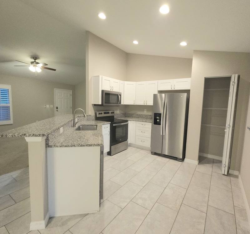 16901 SW 39th Circle, Ocala, FL 34473 - House for Rent - Image 2