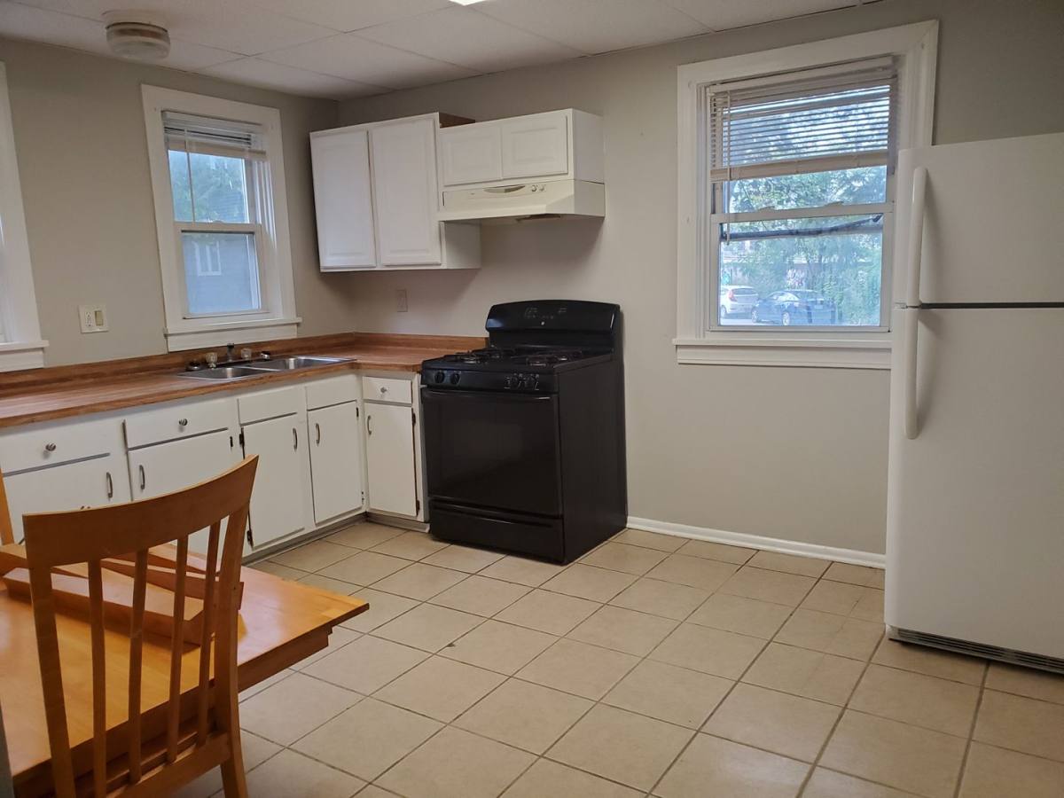 33 Suter Terrace, Rochester, NY 14620 - Townhouse for Rent - Image 2