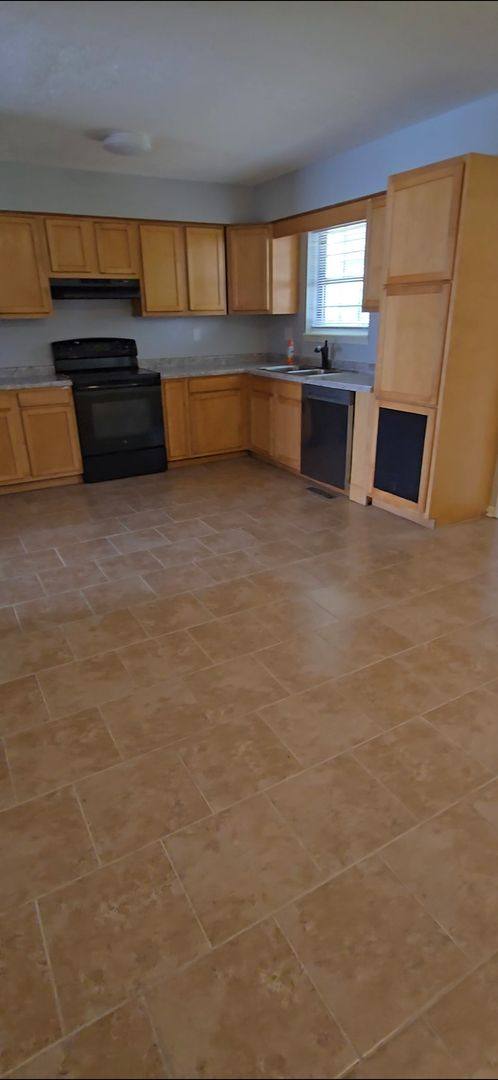 2735 Pioneer Court, Radcliff, KY 40160 - Townhouse for Rent