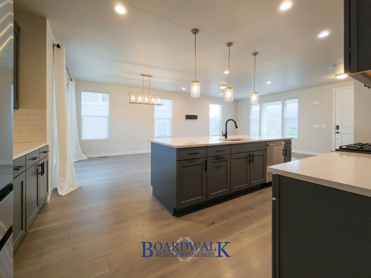 7579 S Bear Gulch Rd, West Jordan, UT 84081 - House for Rent - Image 9