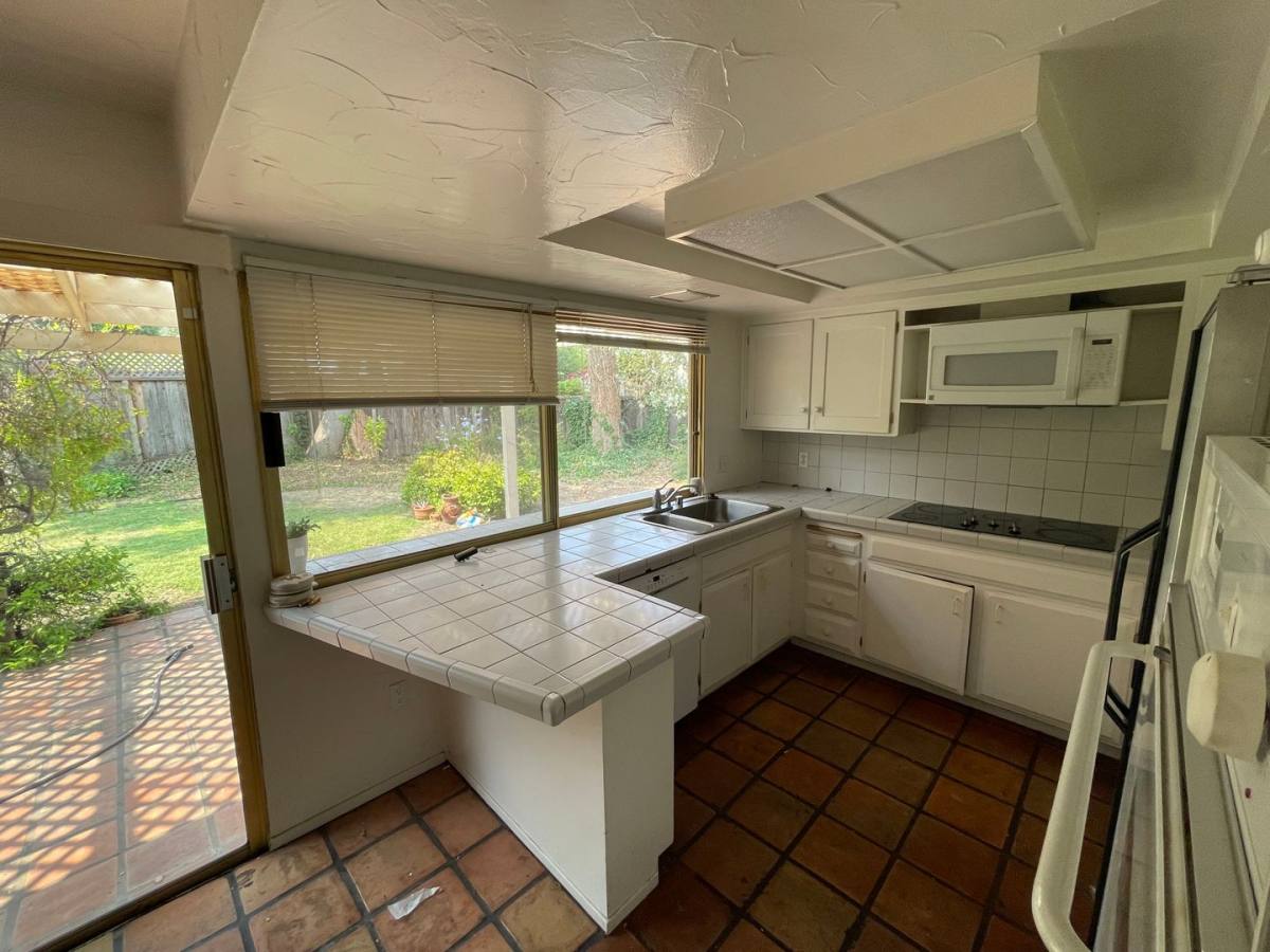1182 Crespi Dr, Sunnyvale, CA 94086 - House for Rent - Image 6