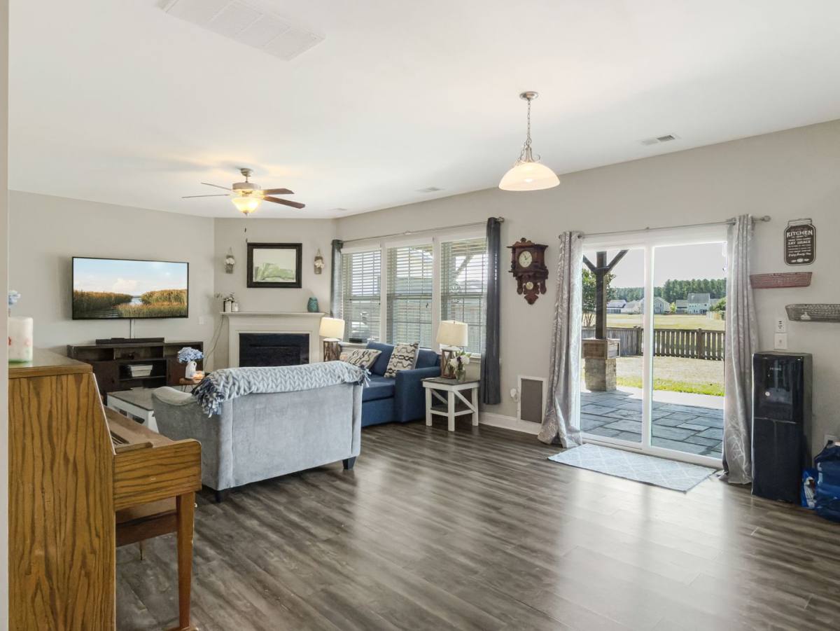 490 Whispering Breeze Lane, Summerville, SC 29486 - House for Rent - Image 9