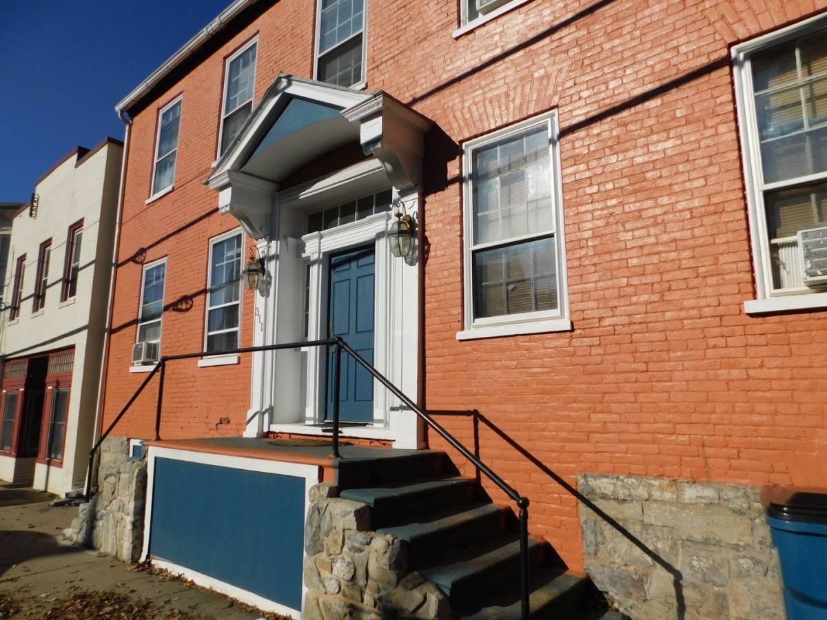 311 N Braddock St #4, Winchester, VA 22601 - Apartment for Rent