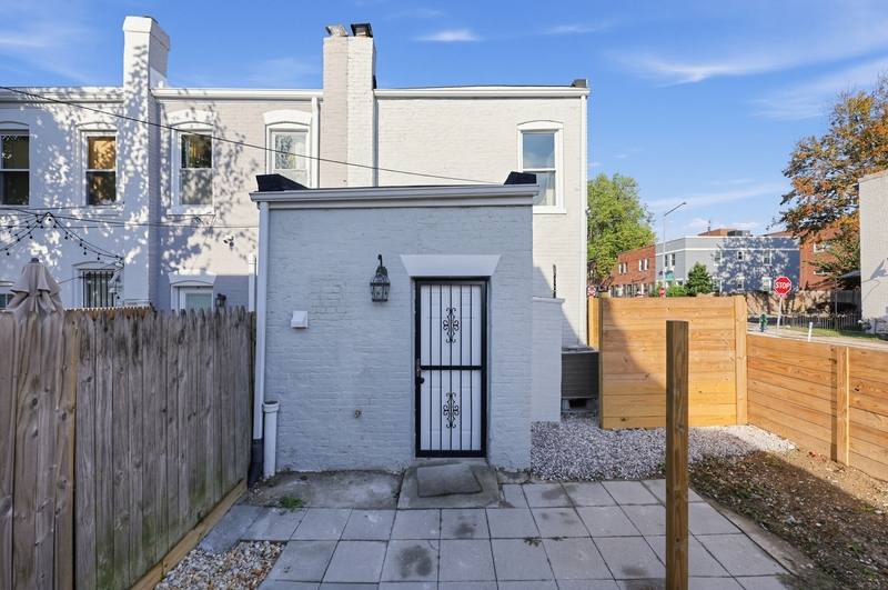 633 18th St, Washington, DC 20002 - House for Rent - Image 4