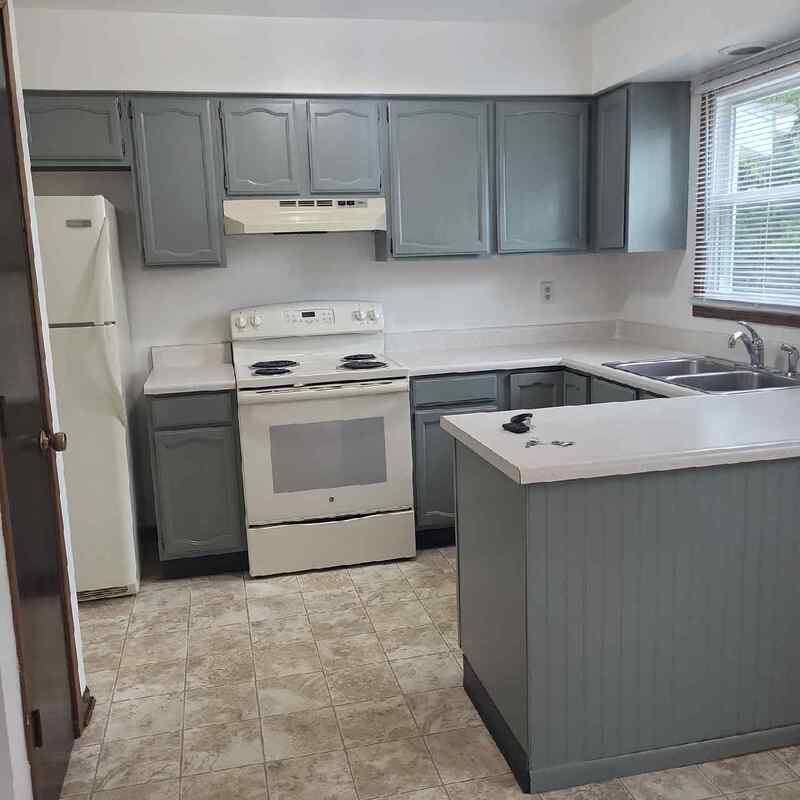 310-312 Westbrook Dr, Oshkosh, WI 54904 - Apartment for Rent - Image 2