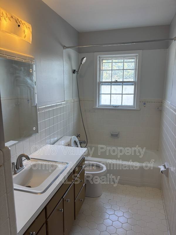 2551 Glenmary Ave #6, Louisville, KY 40204 - Apartment for Rent - Image 2