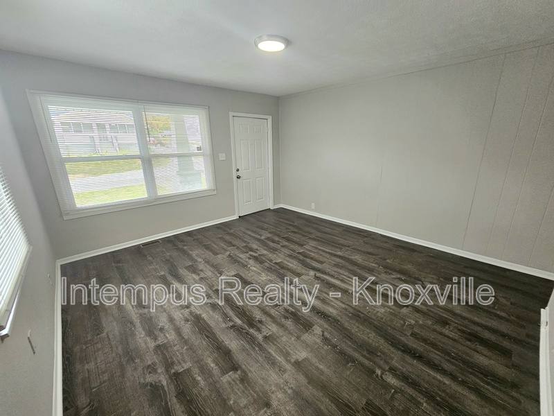 206 Cedar Ave, Knoxville, TN 37917 - House for Rent - Image 3