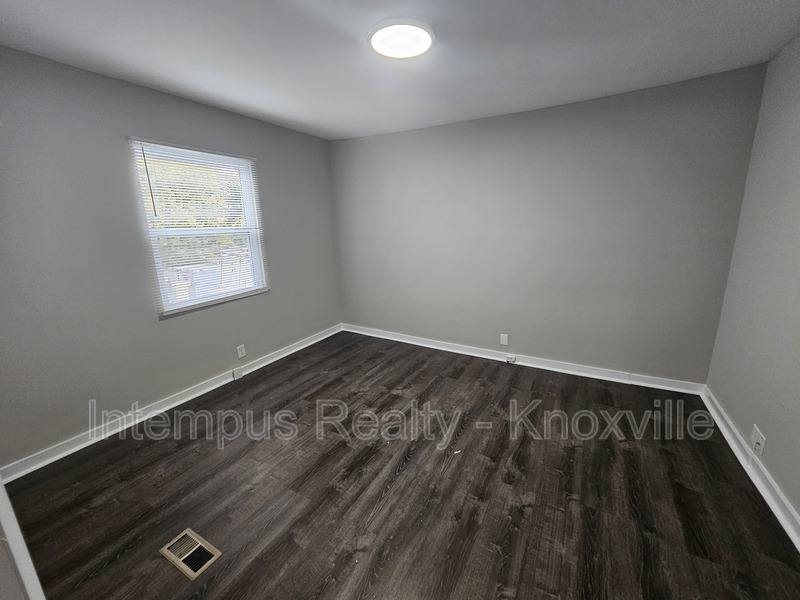 206 Cedar Ave, Knoxville, TN 37917 - House for Rent - Image 8