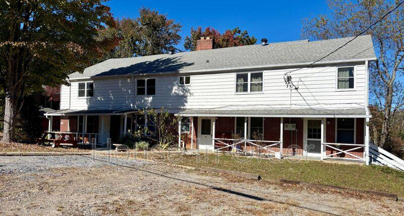 105 Lakewood Dr #4, Asheville, NC 28803 - Apartment for Rent - Image 2