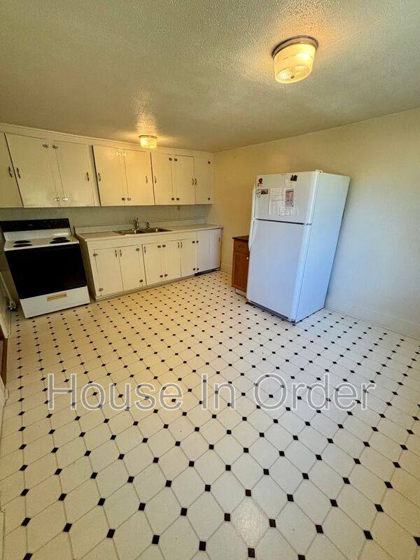 105 Lakewood Dr #4, Asheville, NC 28803 - Apartment for Rent - Image 10