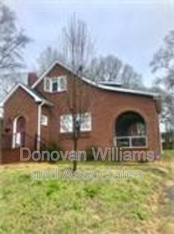 House for rent at 1513 Kennon St, Charlotte, NC 28205