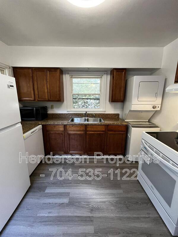 2352 Orton St, Charlotte, NC 28208 - House for Rent - Image 5