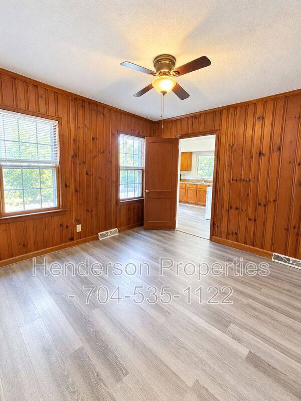 2352 Orton St, Charlotte, NC 28208 - House for Rent - Image 8