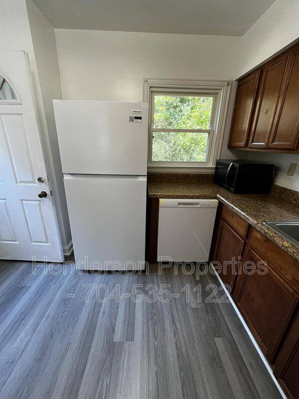 2352 Orton St, Charlotte, NC 28208 - House for Rent - Image 7