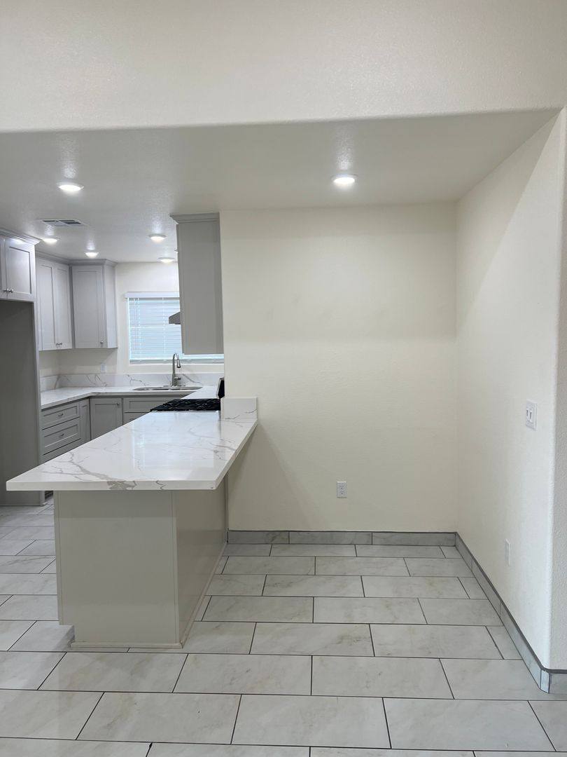 1177 Eva Donna St #A, Parlier, CA 93648 - House for Rent - Image 5