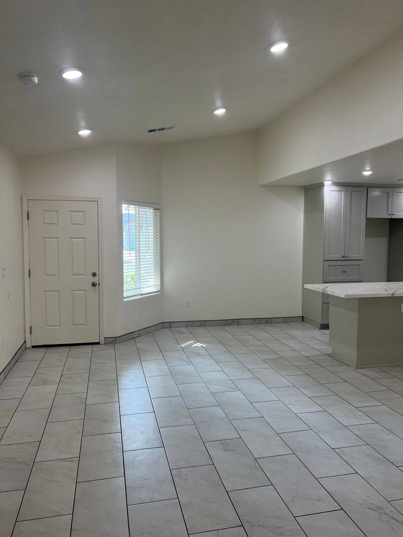 1177 Eva Donna St #A, Parlier, CA 93648 - House for Rent - Image 7