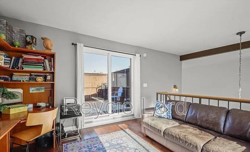 12938 Valleyheart Dr #11, Studio City, CA 91604 - Apartment for Rent - Image 2