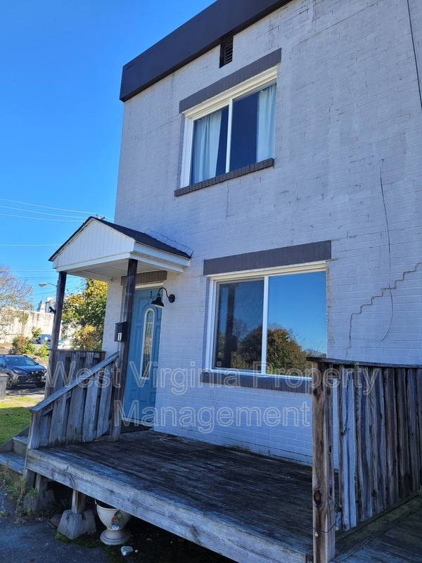 Townhouse for rent at 200 Lewis St #1, Oak Hill, WV 25901