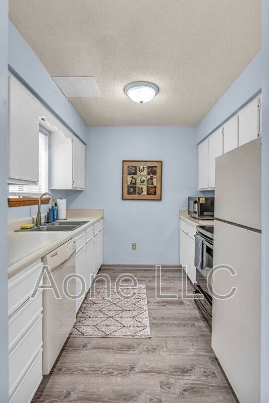 6109 SW 26th St #B, Topeka, KS 66614 - Townhouse for Rent - Image 2