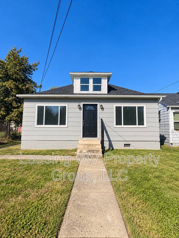 House for rent at 4508 Riverside Dr, Huntington, WV 25705