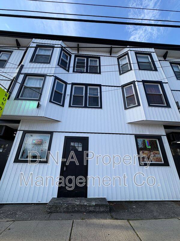 Apartment for rent at 147 N 9th St #2, Stroudsburg, PA 18360