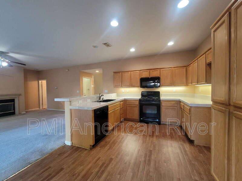 5401 Calabria Way, Sacramento, CA 95835 - House for Rent - Image 6