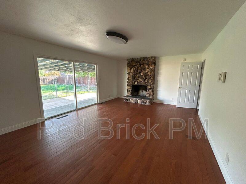 917 W 6th St, Merced, CA 95341 - House for Rent - Image 5