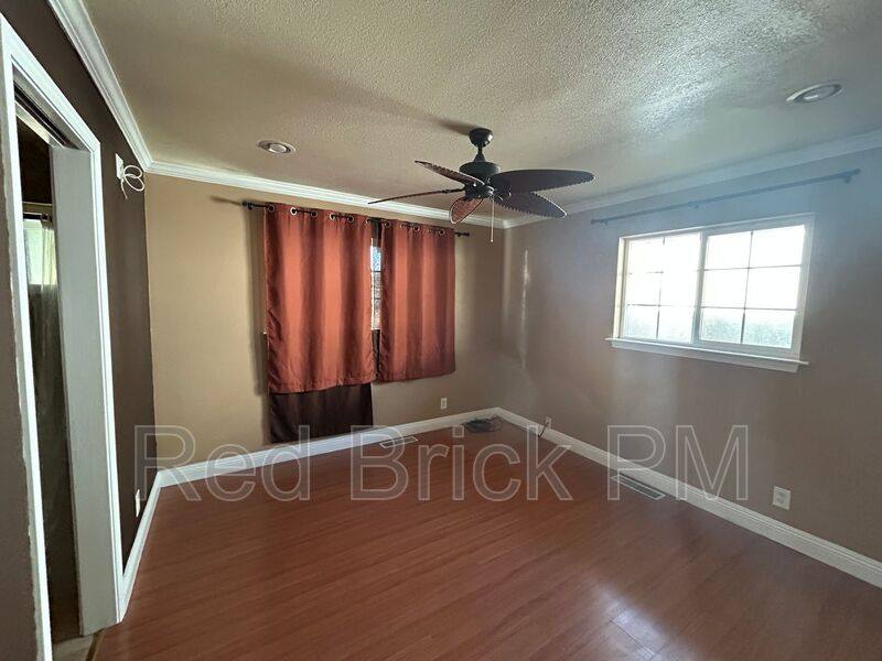 917 W 6th St, Merced, CA 95341 - House for Rent - Image 9