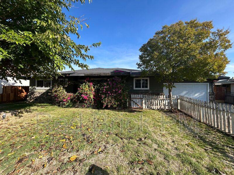917 W 6th St, Merced, CA 95341 - House for Rent - Image 1
