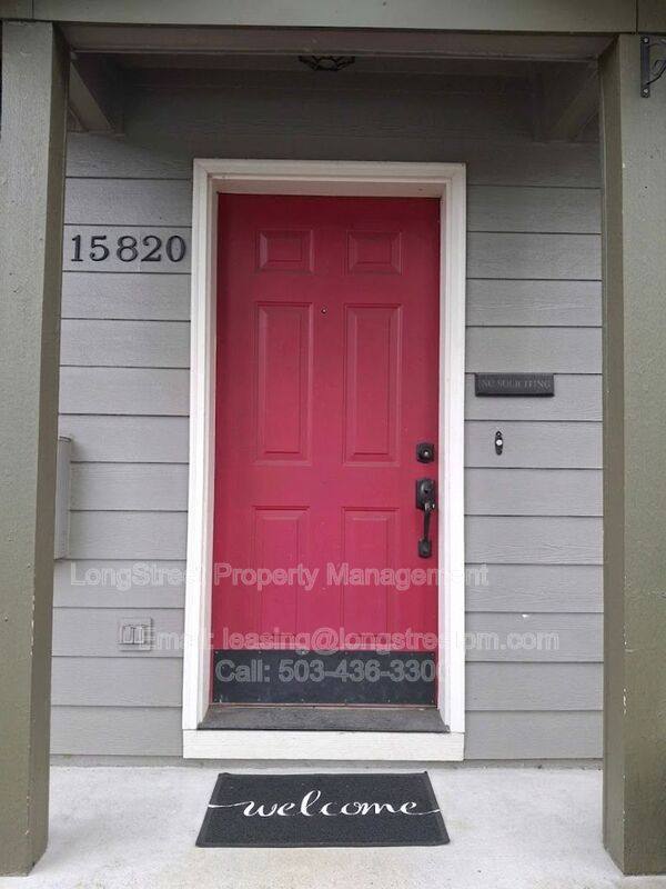 15820 NE Beech St, Portland, OR 97230 - Townhouse for Rent - Image 2