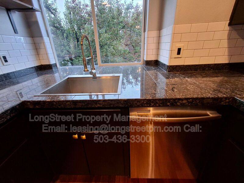 15820 NE Beech St, Portland, OR 97230 - Townhouse for Rent - Image 5