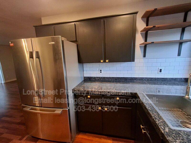 15820 NE Beech St, Portland, OR 97230 - Townhouse for Rent - Image 4