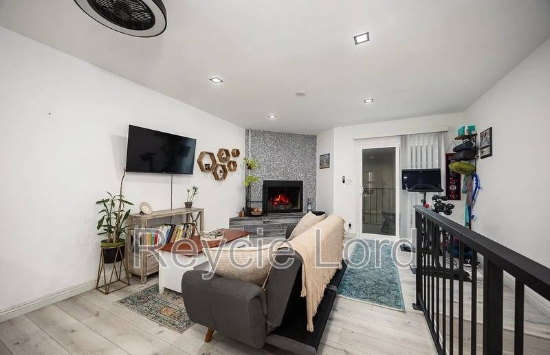 4380 Temecula St #4, San Diego, CA 92107 - Townhouse for Rent - Image 3