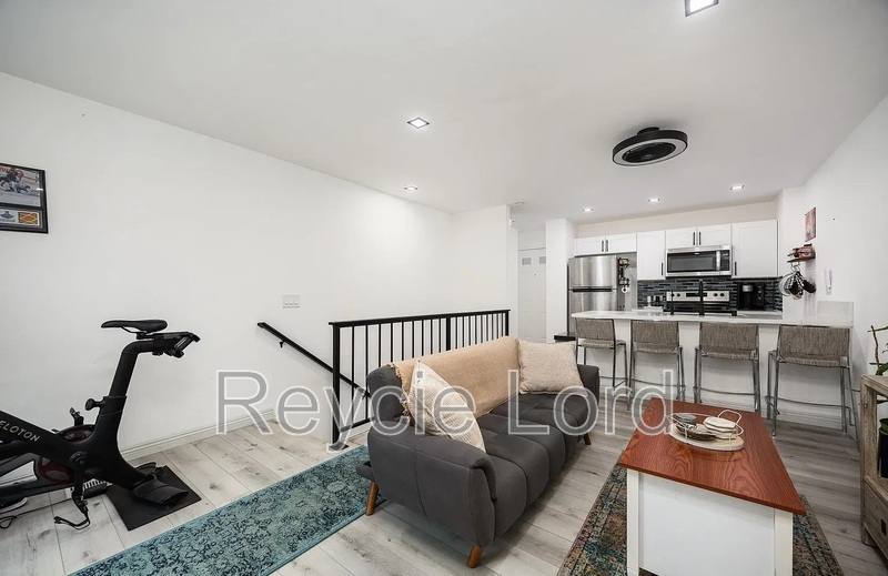 4380 Temecula St #4, San Diego, CA 92107 - Townhouse for Rent - Image 2