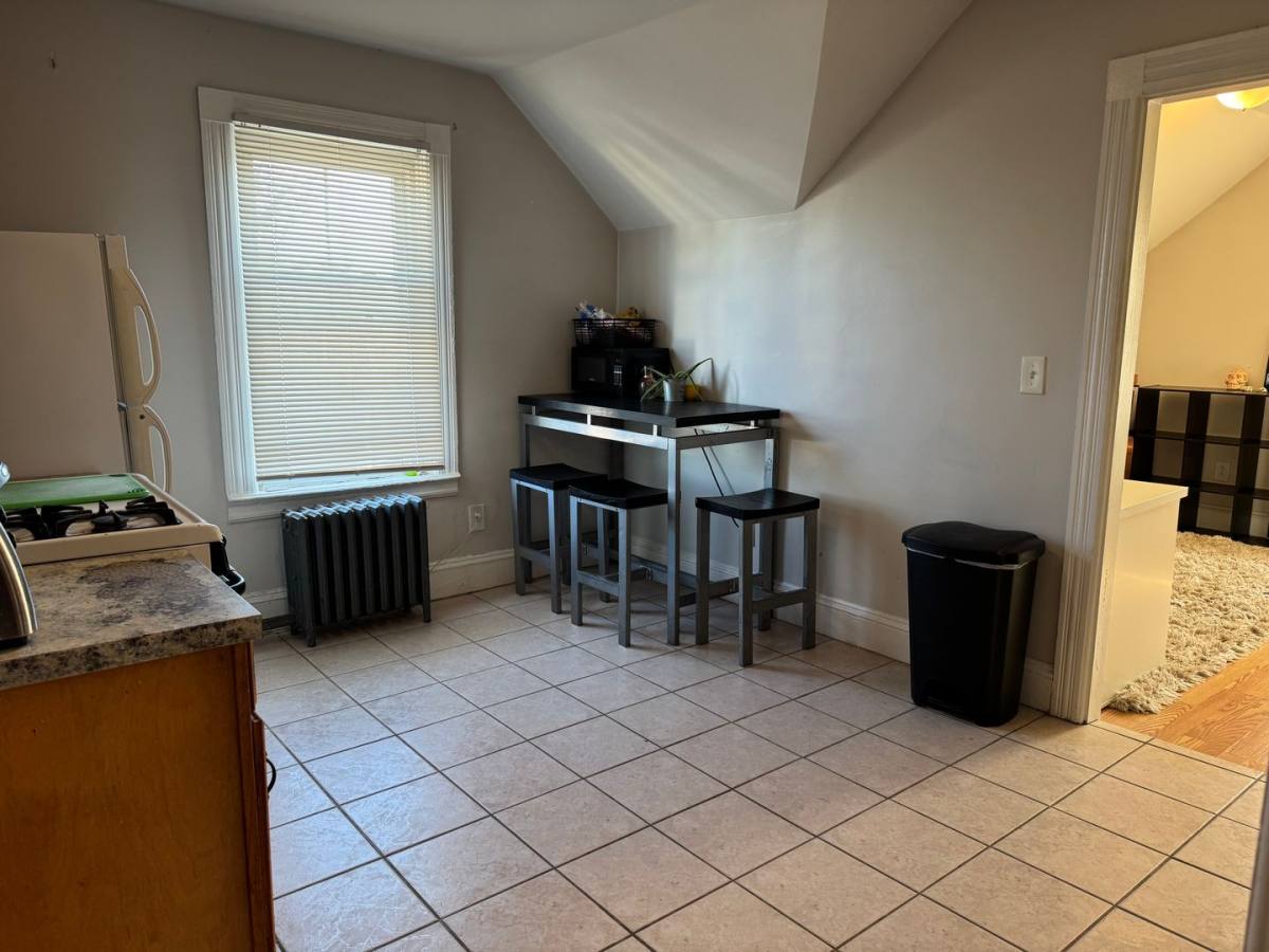 6 Lawton St, Pawtucket, RI 02860 - Apartment for Rent - Image 2
