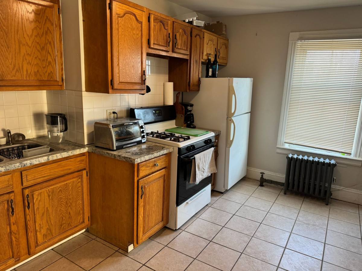 6 Lawton St, Pawtucket, RI 02860 - Apartment for Rent - Image 1