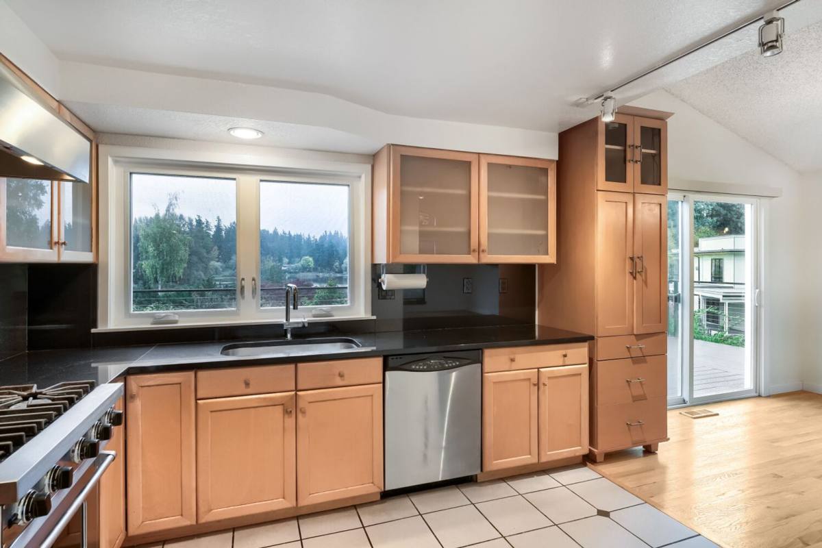 16227 SE Phantom Way, Bellevue, WA 98008 - House for Rent - Image 5