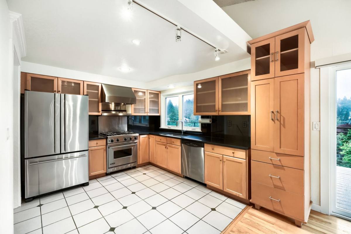 16227 SE Phantom Way, Bellevue, WA 98008 - House for Rent - Image 4