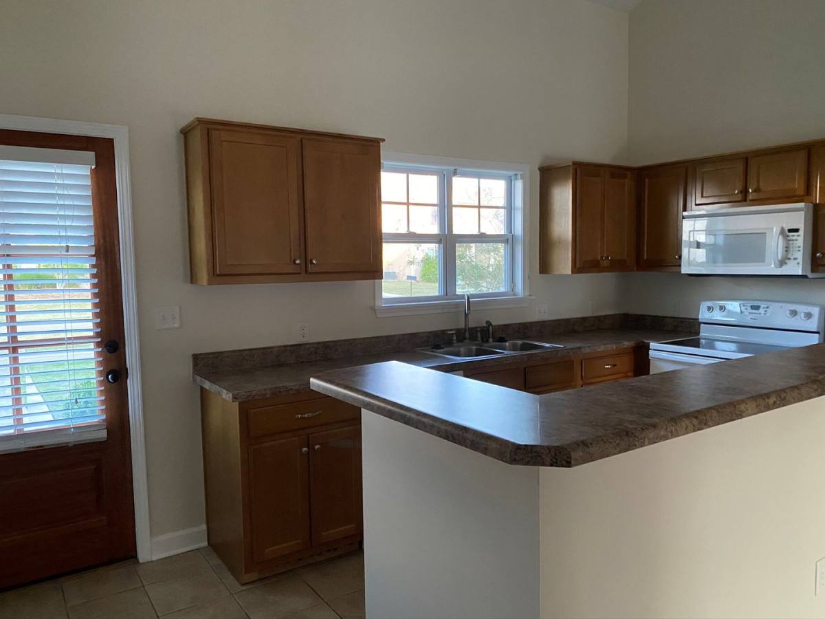 1043 Anchorage Rd, Oxford, MS 38655 - Townhouse for Rent - Image 3