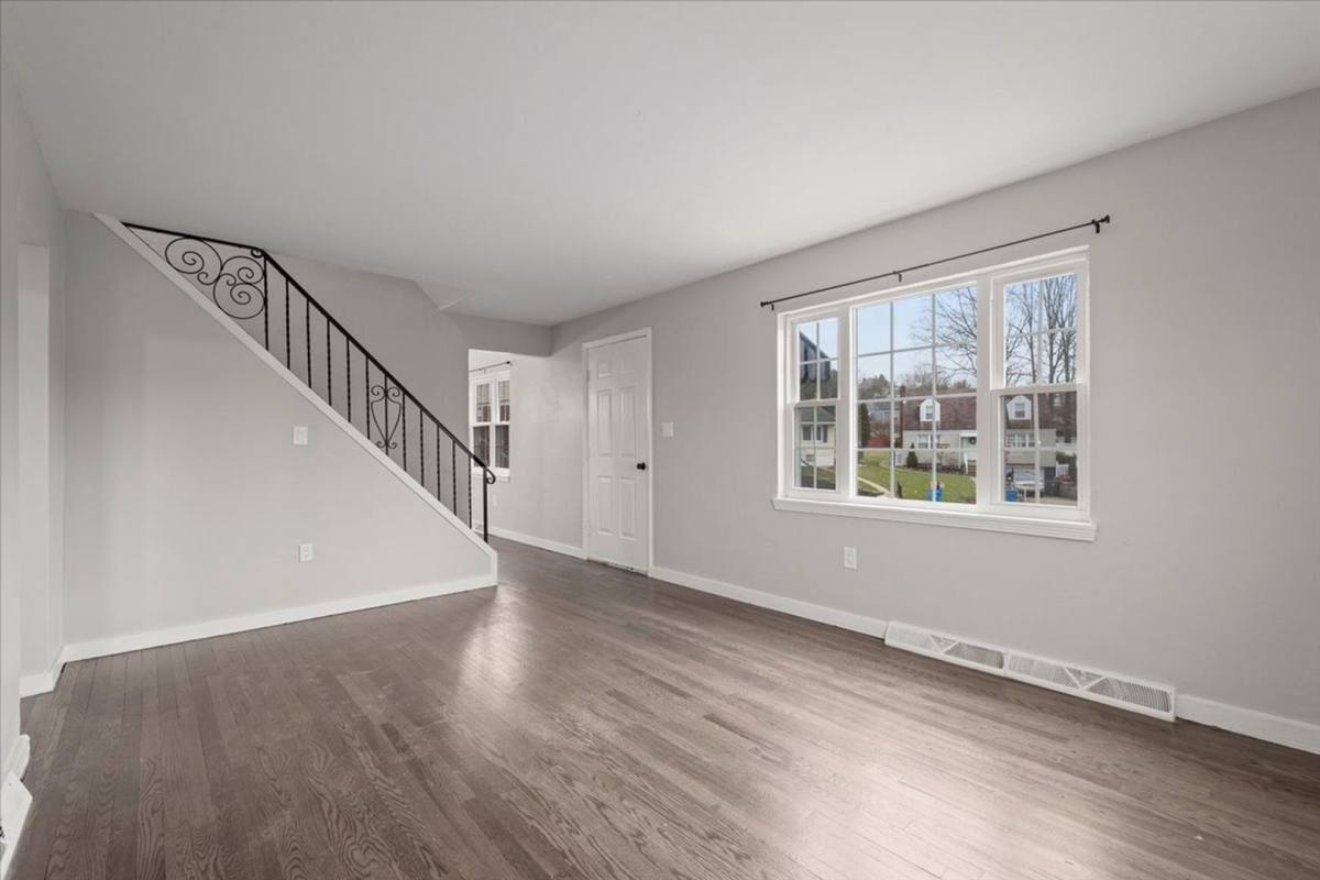 119 Bygate Circle, Pittsburgh, PA 15220 - House for Rent - Image 9