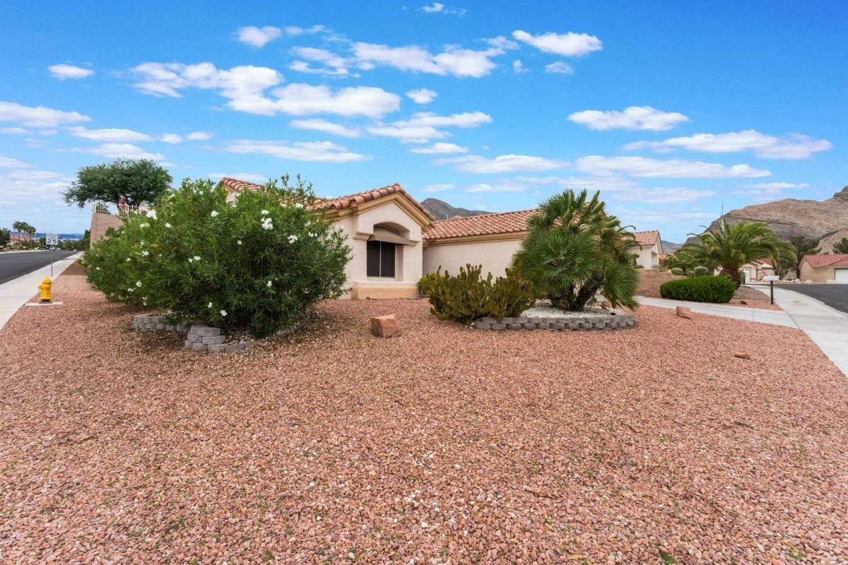 10713 Hunters Woods Place, Las Vegas, NV 89134 - House for Rent - Image 3