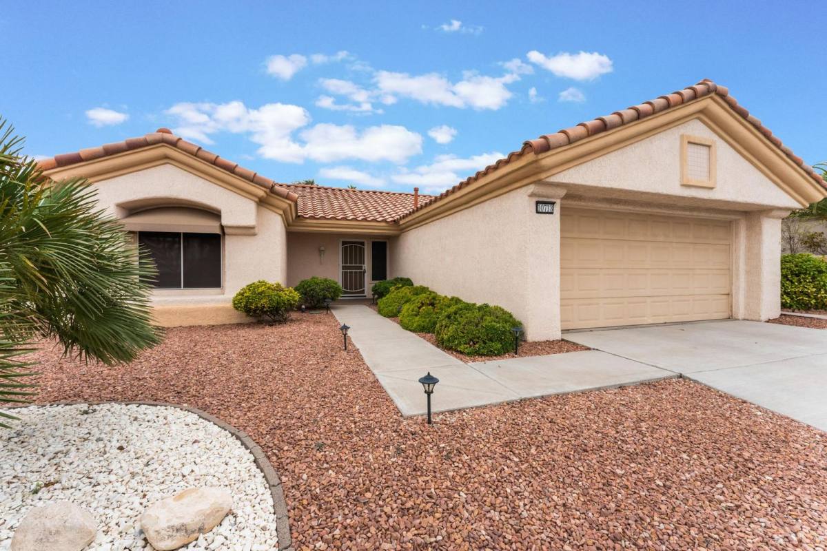 10713 Hunters Woods Place, Las Vegas, NV 89134 - House for Rent - Image 4
